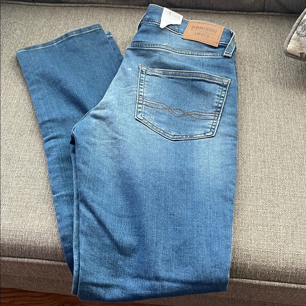 Levi's men’s Dark Blue Straight Leg Jeans - Picture 5 of 5